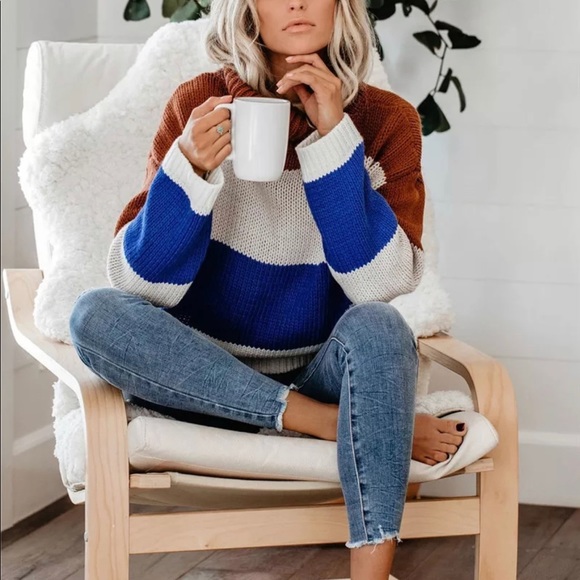 GRACEY’S // Color Block Oversized Pullover Sweater - Picture 4 of 7